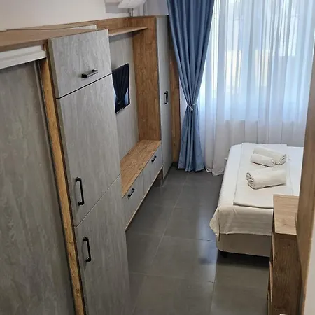 Apartment Reyna *
